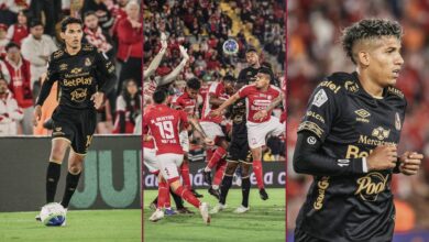 Jugador de Deportes Tolima con uniforme negro en el Santa Fe vs Tolima en El Campín, Bogotá