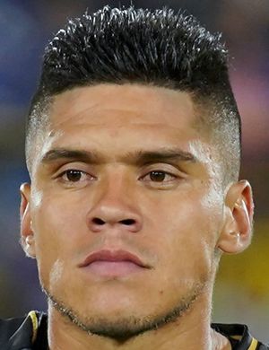 Sebastián Guzmán 1 Sebastián Guzmán, volante de contención de Deportes Tolima